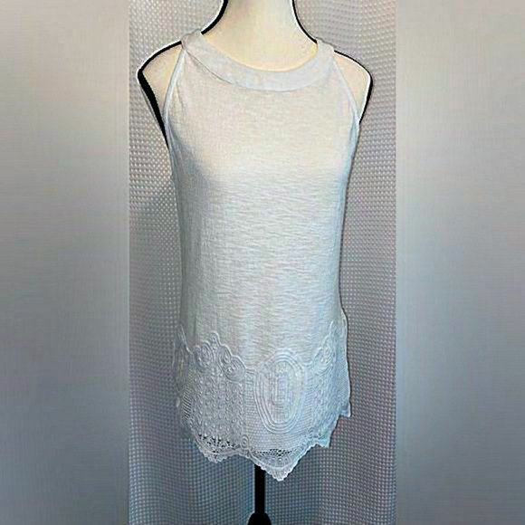 Women’s Anthropologie Adrianna Papell GAUZY CREPE CROCHET HALTER TOP Sz medium - Picture 2 of 15